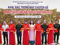 Trưng bày chuyên đề 'Những kỷ vật đi cùng năm tháng và hành trình tri ân'