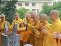 Hưng Yên: Chư tôn đức dâng hương tưởng niệm Chủ tịch Hồ Chí Minh và các bậc tiền nhân trước thềm đại hội