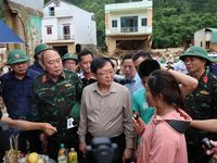 Phó Thủ tướng Hồ Quốc Dũng kiểm tra khắc phục hậu quả lũ quét tại Lai Châu