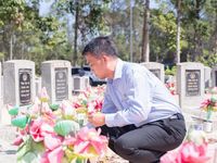 Các thế hệ thầy thuốc tưởng nhớ những chiến sĩ áo trắng đã ngã xuống vì Tổ quốc