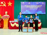 Tuổi trẻ ngành điện tri ân người có công, thắp sáng bản làng vùng cao