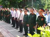 Dâng hương tri ân và khai mạc triển lãm 'Ký ức thời hoa lửa' tại di tích Chín Hầm