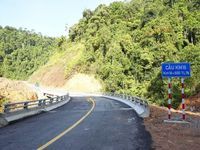 Bàn giao tuyến đường 475 tỷ đồng nối 2 địa phương miền núi ở Huế