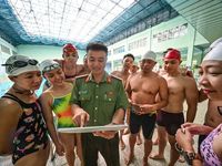 Cận cảnh Đội tuyển bơi Công an Hà Nội khổ luyện: Khi đường đua xanh thành thao trường rèn chí thép