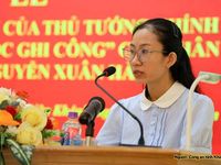 Trao bằng 'Tổ quốc ghi công' cho thân nhân liệt sĩ Nguyễn Xuân Hải