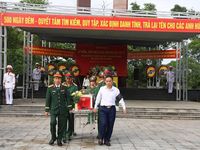 Truy điệu, an táng 2 hài cốt liệt sĩ tại Nghĩa trang Liệt sĩ Độc Lập