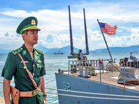 Đoàn tàu sân bay Hải quân Hoa Kỳ thăm thành phố Đà Nẵng