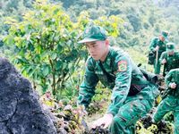 'Cột mốc sống' nơi biên cương