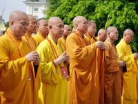 Bắc Ninh: Ban Trị sự GHPGVN tỉnh dâng hương liệt sĩ, khai mạc triển lãm chào mừng Đại hội