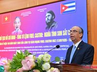 Trưng bày 100 ảnh tư liệu về Chủ tịch Hồ Chí Minh và Tổng Tư lệnh Fidel Castro