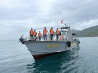 Vùng 3 Hải quân cứu thành công 1 nạn nhân bị sóng cuốn tại Mũi Nghê