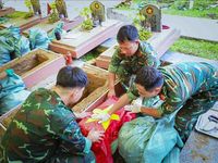 Lấy mẫu ADN với các phần mộ chưa xác định được thông tin tại Nghĩa trang Liệt sĩ quốc gia A1