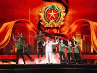 Hào sảng và xúc động với '81 Mùa bình yên' được kể bên Hồ Gươm
