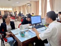 Tân sinh viên Đại học Huế 'đỏ mắt' tìm phòng trọ ký túc xá