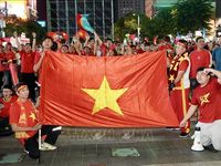 Người hâm mộ TP Hồ Chí Minh ăn mừng Việt Nam vào chung kết ASEAN Cup 2026