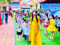 Bắc Ninh: Học sinh lớp 1 náo nức tựu trường