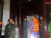 Hàng trăm chiến sĩ dầm mình trong nước lũ giúp người dân ở Lạng Sơn