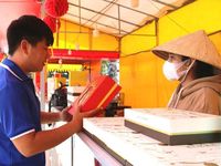 Thị trường bánh Trung thu vào mùa sớm
