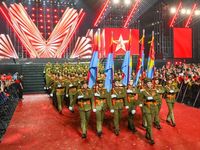 40.000 người đội mưa thắp sáng hào khí 'Tổ quốc trong tim'