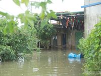 Hà Nội: Cận cảnh 'rốn ngập' ở xã Trung Giã, người dân phải dùng thuyền đi lại