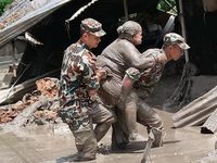Nguy cơ thảm họa kép ở biên giới Trung - Nepal, hơn 392 người chết