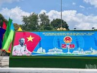 Cần Thơ rực rỡ cờ hoa trong những ngày tháng Tám
