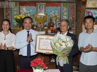 Sơn La: Trao Huy hiệu Đảng, tiếp nối truyền thống cách mạng