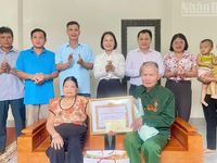 Sơn La: Trao Huy hiệu Đảng, tiếp nối truyền thống cách mạng