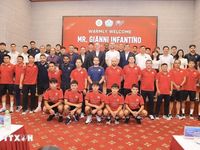 Chủ tịch FIFA thăm sân vận động 60.000 chỗ của Việt Nam