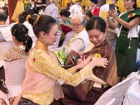 Tôn vinh đạo lý uống nước nhớ nguồn và bản sắc Văn hóa Việt Nam tại Lào