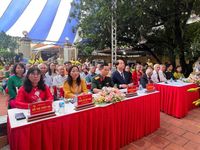 Thành ủy Hà Nội trao Huy hiệu 80 năm tuổi Đảng tại nhà riêng cho đảng viên lão thành Nguyễn Huynh