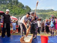 Về Mù Cang Chải vui hội giã bánh giày độc đáo của người Mông