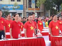 Hàng nghìn người tại Tuyên Quang tham gia đi bộ 'Cùng Việt Nam tiến bước'