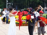 Những khoảnh khắc đẹp của người dân Thủ đô ở Quảng trường Ba Đình