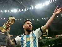 Messi chia tay tuyển Argentina