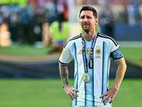 Messi chia tay tuyển Argentina