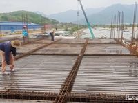 Tăng tốc thi công trên công trình bến cảng Chân Mây