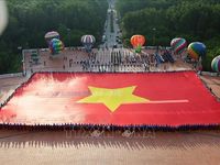 Lễ chào cờ đặc biệt ở Đất Mũi