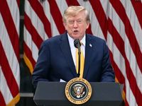 Mỹ phát hành đồng xu 1 USD có hình ông Trump