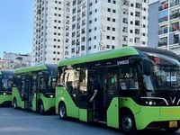 Quảng Ninh triển khai xe buýt điện miễn phí đưa đón học sinh đến trường
