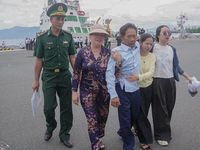 32 ngư dân gặp nạn trên biển trở về đất liền an toàn