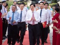 Lễ khai giảng lịch sử, đầy ắp niềm vui ở xã đảo duy nhất ở Thủ đô