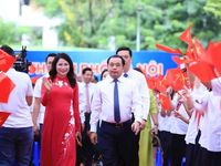 Tưng bừng đón khai giảng, khánh thành trường học mới tại hai điểm cầu chính của Hà Nội