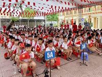 Tưng bừng đón khai giảng, khánh thành trường học mới tại hai điểm cầu chính của Hà Nội