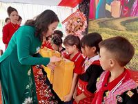 Phó Chủ tịch nước Võ Thị Ánh Xuân dự khai giảng, khánh thành trường nội trú vùng biên Sơn La