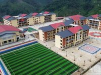 Ngày hội khai trường ở 'nơi con sông Hồng chảy vào đất Việt'