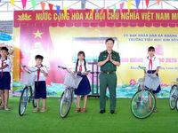 Biên phòng Cà Mau tiếp sức đến trường năm học mới