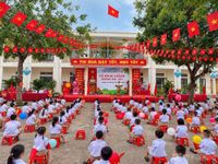 Hàng trăm nghìn học sinh Ninh Bình rộn ràng bước vào năm học mới
