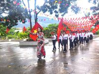 Lãnh đạo tỉnh Lâm Đồng dự, chung vui khai giảng năm học 2026 - 2027