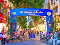 Sắc màu trung thu truyền thống giữa lòng phố cổ Hà Nội
